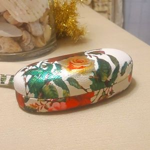 flowered design sunglass/eyeglass case